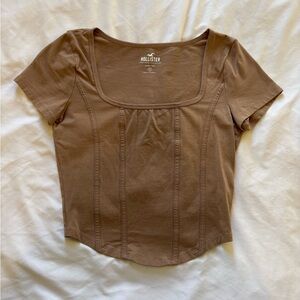 Hollister Women's Tan Baby Tee